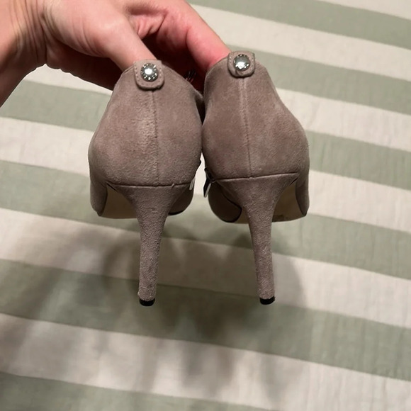 Michael Kors Sammy Ankle Zip Booties Heels Pearl Grey Suede 9M - Picture 7 of 7
